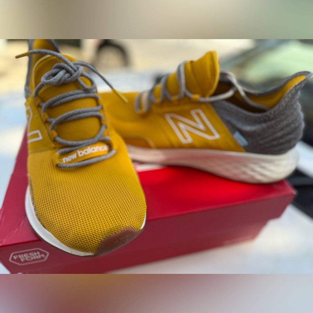 New Balance Men's Yellow and Gray Athletic Running Shoes
